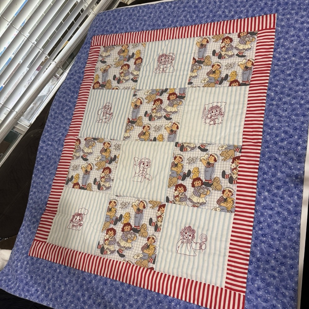 Vtg Raggedy Ann & Andy Handmade Baby Toddler Blanket Quilt Embroidered 40x48"
